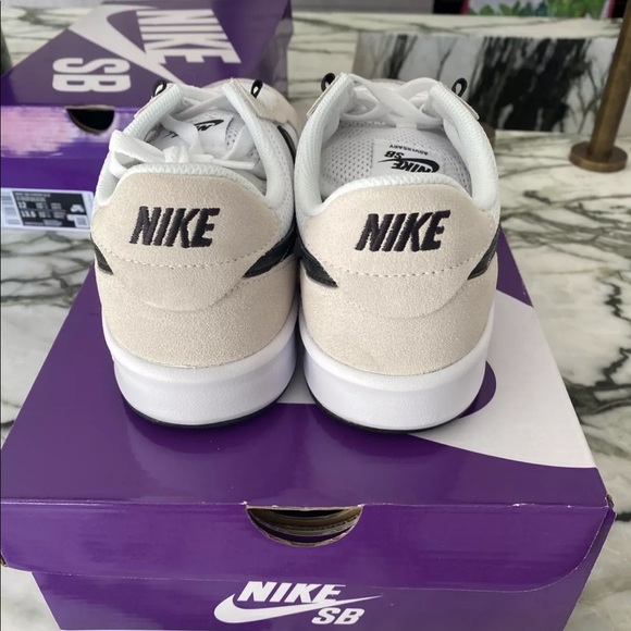 Nike SB shoes - Picture 2 of 2